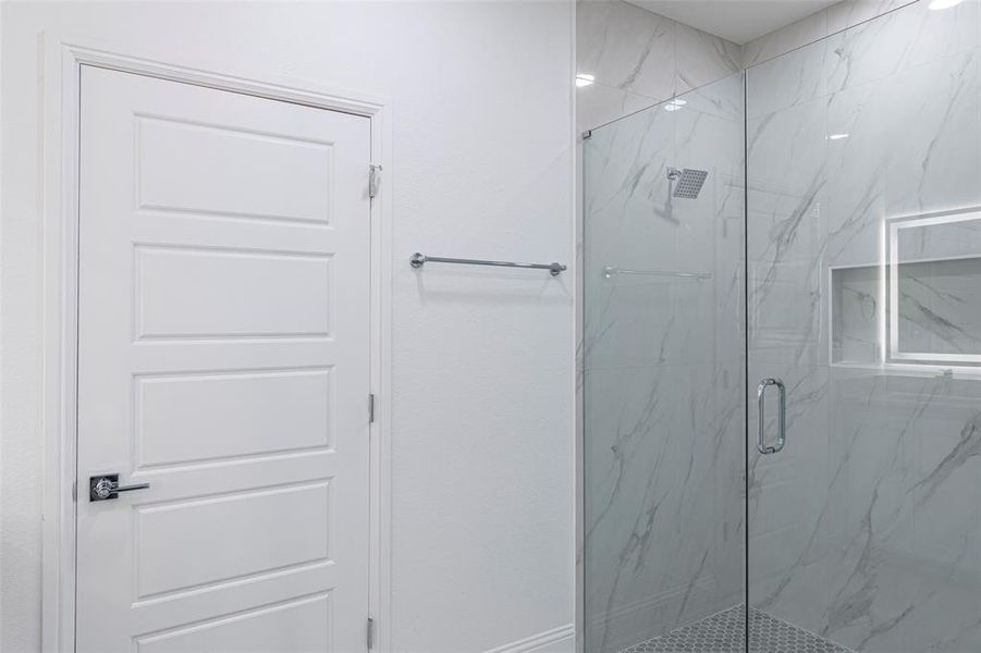 Spacious, unfurnished interior of a new home in , Fort Worth (Image 15).