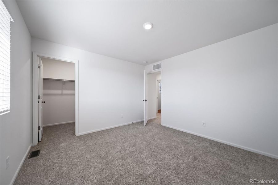 Spacious, unfurnished interior of a new home in , Aurora (Image 22).