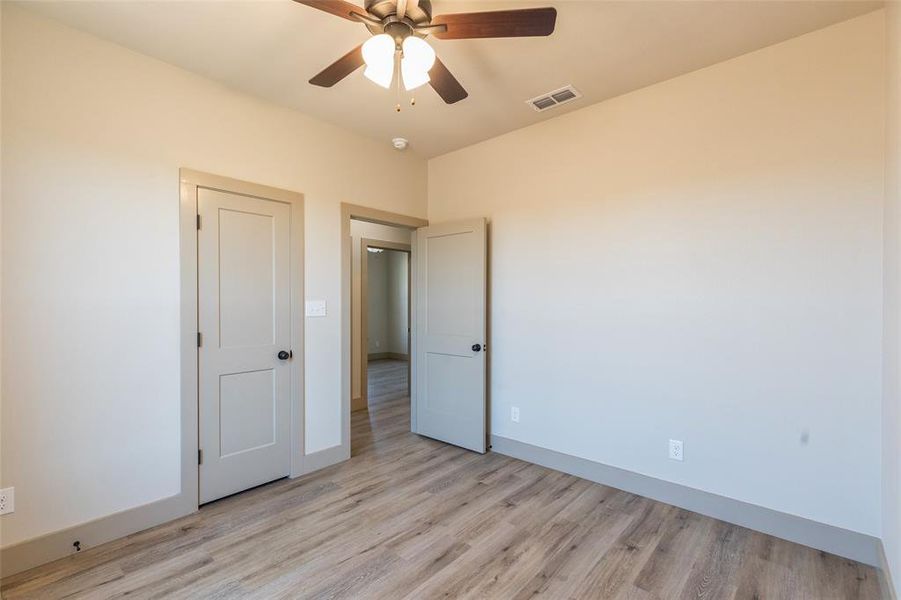 Spacious, unfurnished interior of a new home in , Abilene (Image 33).