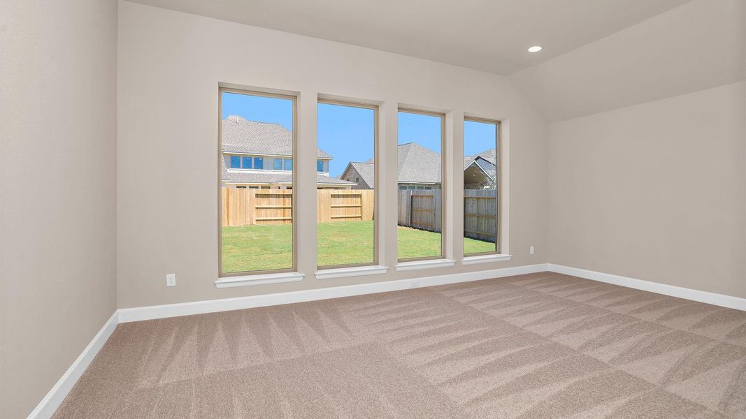 Spacious, unfurnished interior of a new home in Valencia, Manvel (Image 11).