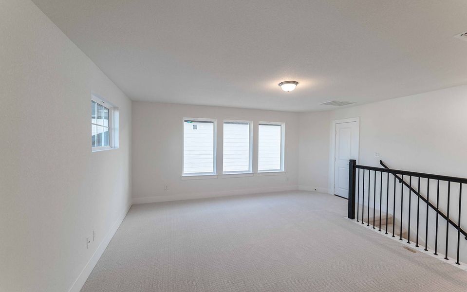 Spacious, unfurnished interior of a new home in Santa Rita Ranch, Liberty Hill (Image 35).