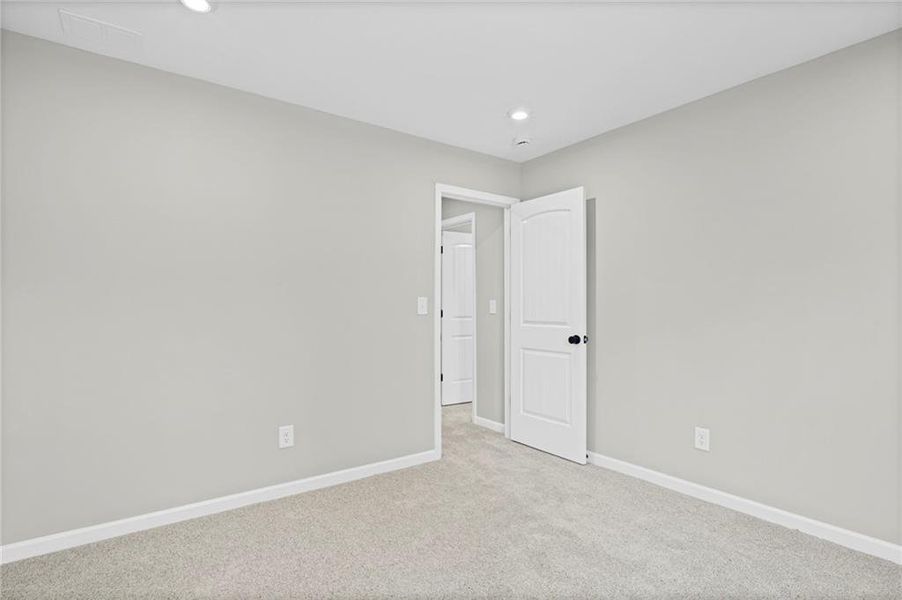 Spacious, unfurnished interior of a new home in Sage Woods, Dallas (Image 36).