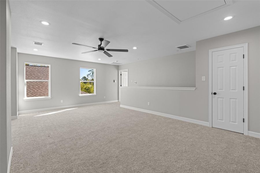 Spacious, unfurnished interior of a new home in , Houston (Image 33).