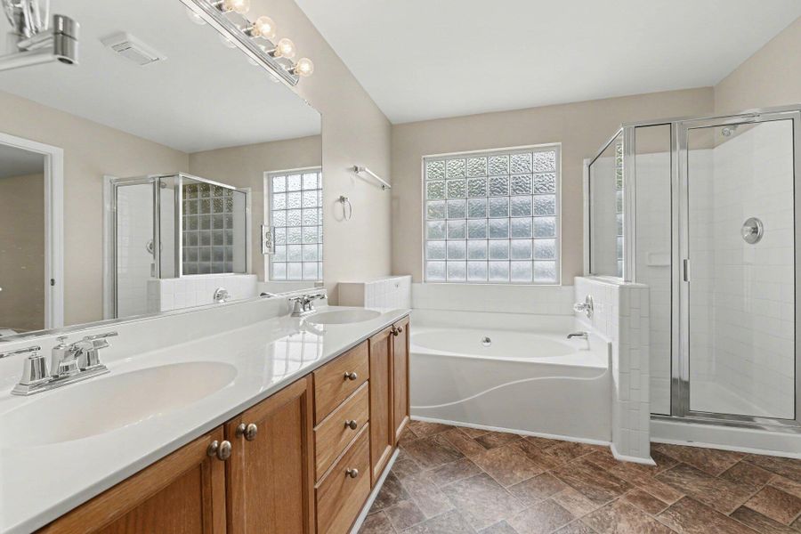 Furnished interior view inside a new home in , North Charleston (Image 14).