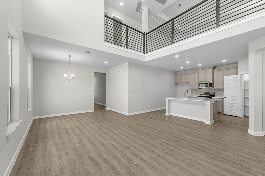 Spacious, unfurnished interior of a new home in Lexington Heights, Willis (Image 12).