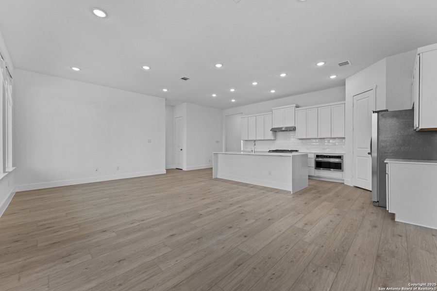 Spacious, unfurnished interior of a new home in , New Braunfels (Image 17). Spacious, unfurnished interior of a new home in , New Braunfels (Image 17).