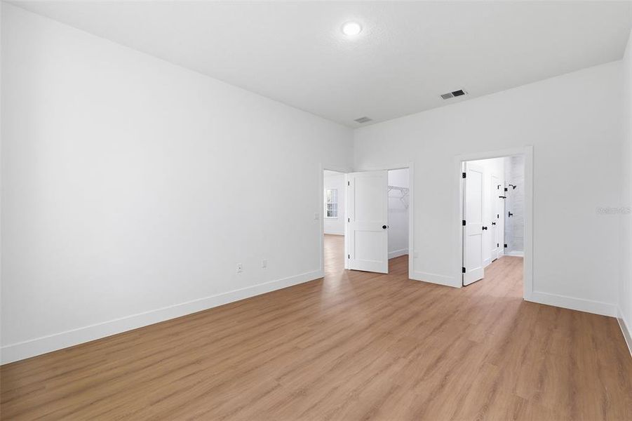 Spacious, unfurnished interior of a new home in , Citrus Springs (Image 14).