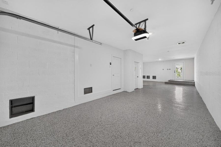 Spacious, unfurnished interior of a new home in Seahaven, Punta Gorda (Image 29). Spacious, unfurnished interior of a new home in Seahaven, Punta Gorda (Image 29).