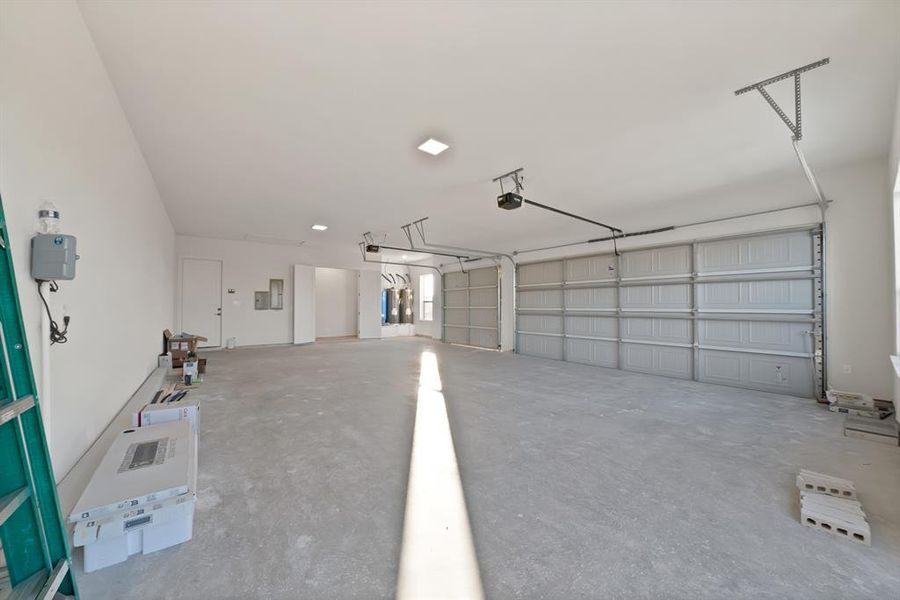 Spacious, unfurnished interior of a new home in , Weatherford (Image 27). Spacious, unfurnished interior of a new home in , Weatherford (Image 27).