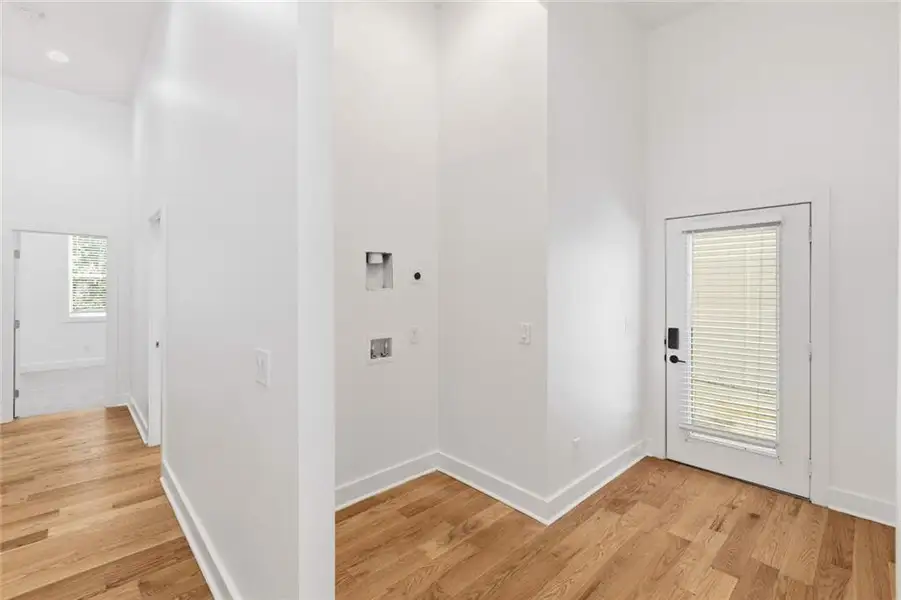 Spacious, unfurnished interior of a new home in , Atlanta (Image 13).