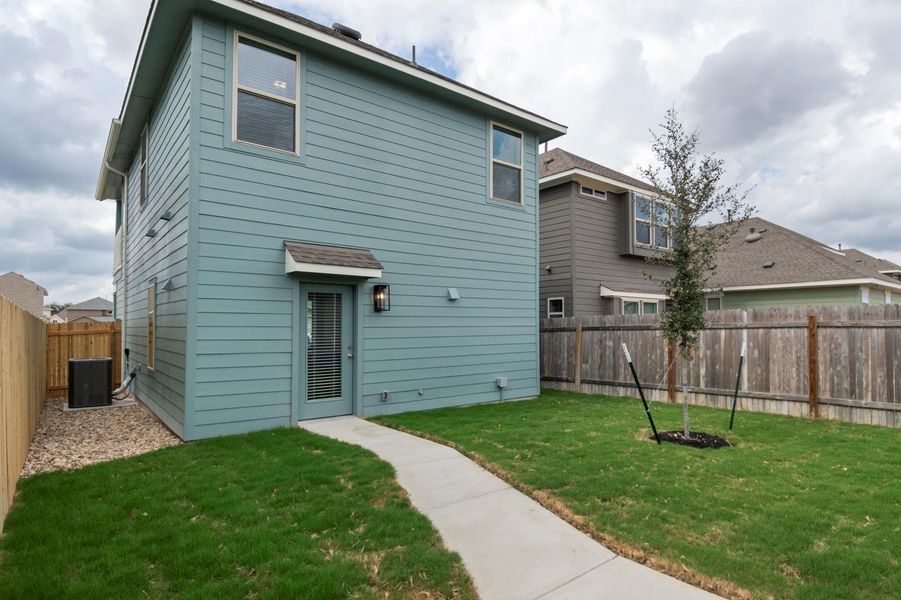 Exterior details and patio area of a home in Blanco Vista, San Marcos (Image 2).