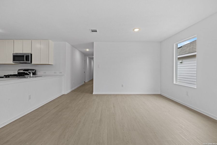 Spacious, unfurnished interior of a new home in Voss Farms, New Braunfels (Image 12). Spacious, unfurnished interior of a new home in Voss Farms, New Braunfels (Image 12).