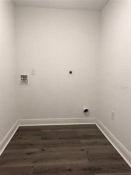 Spacious, unfurnished interior of a new home in , Ocala (Image 16).