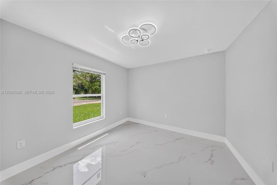 Spacious, unfurnished interior of a new home in , Lehigh Acres (Image 13).