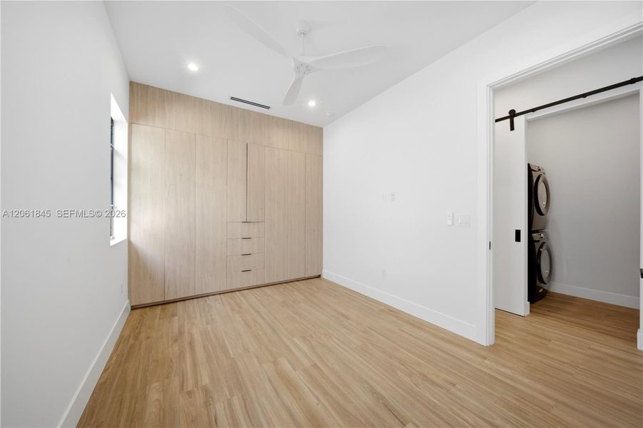 Spacious, unfurnished interior of a new home in , Fort Lauderdale (Image 66).