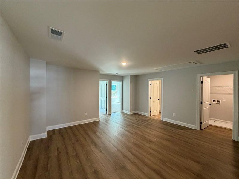 Spacious, unfurnished interior of a new home in , Dawsonville (Image 11).