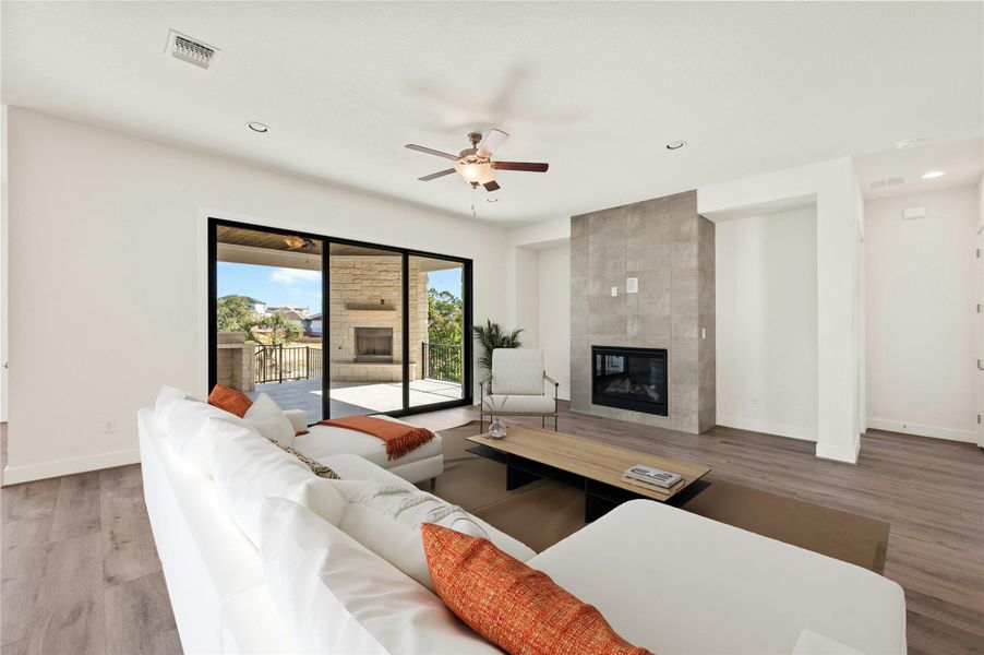 Furnished interior view inside a new home in Rough Hollow, Lakeway (Image 8). Furnished interior view inside a new home in Rough Hollow, Lakeway (Image 8).