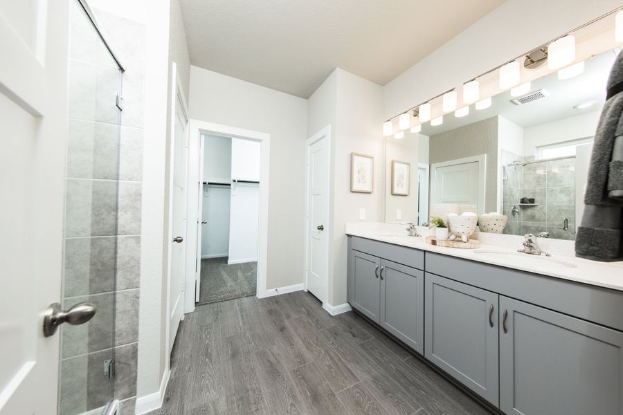 Furnished interior view inside a new home in Laurel Landing, Alvin (Image 9).