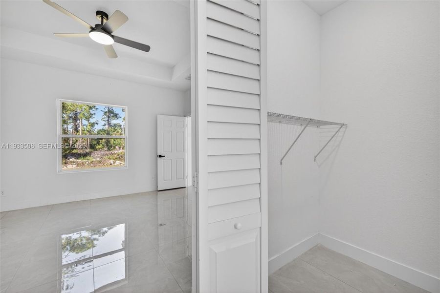 Spacious, unfurnished interior of a new home in , Lehigh Acres (Image 24).