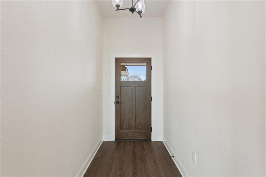 Spacious, unfurnished interior of a new home in , Riesel (Image 18).