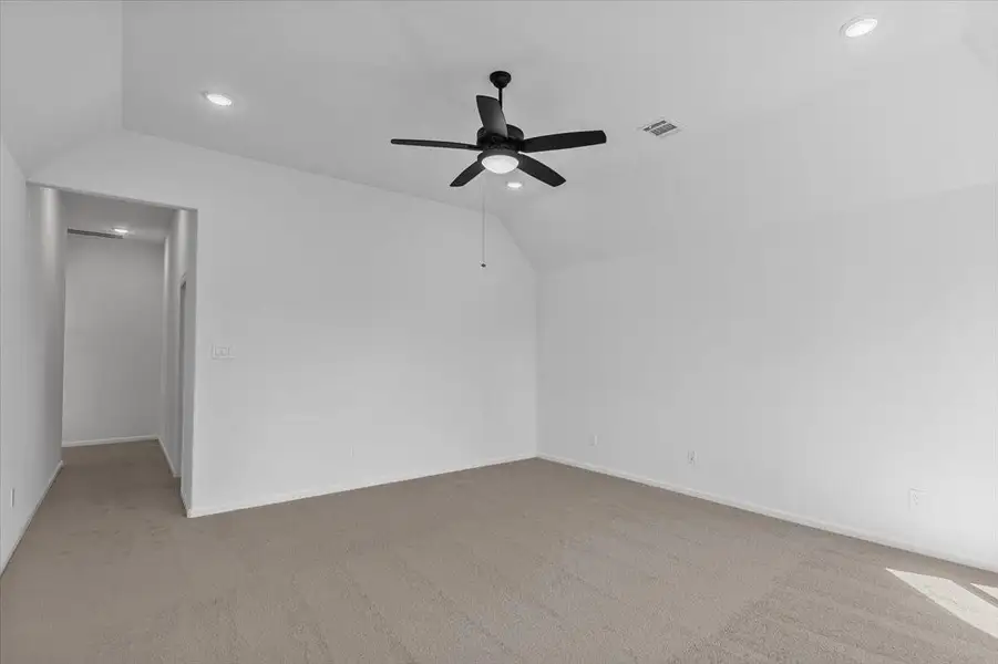 Spacious, unfurnished interior of a new home in , Missouri City (Image 29).
