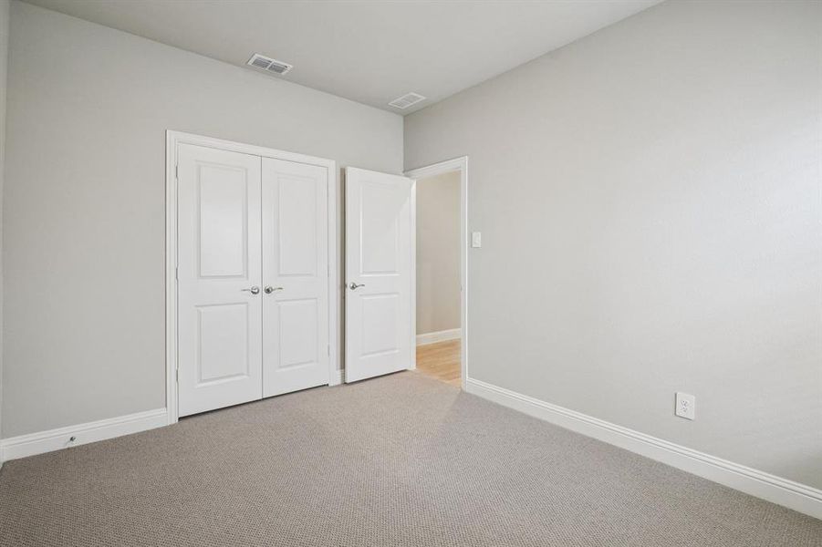 Photo is not of the actual home, but is an inspirational photo of builder’s model home and may depict options, furnishings, and/or decorator features that are not included. Photo is not of the actual home, but is an inspirational photo of builder’s model home and may depict options, furnishings, and/or decorator features that are not included.