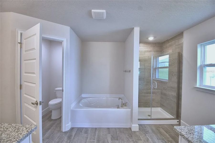Furnished interior view inside a new home in Lake Juliana Estates, Auburndale (Image 14).