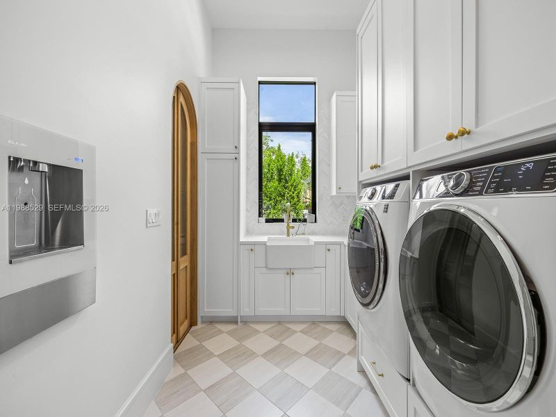 Furnished interior view inside a new home in , Palmetto Bay (Image 26).