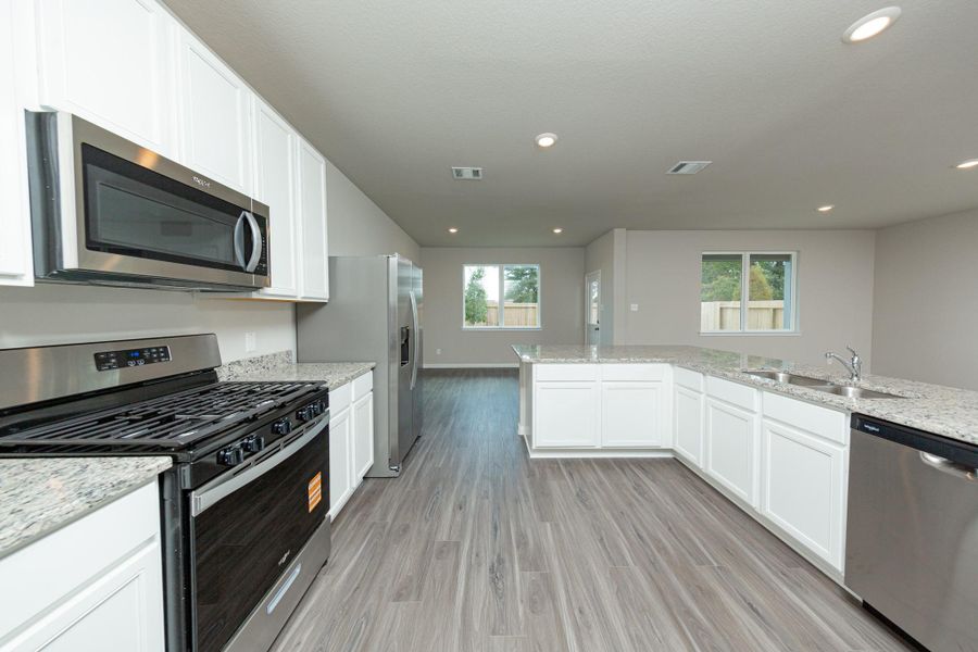 Furnished interior view inside a new home in Cliffstone Hills, Conroe (Image 12).