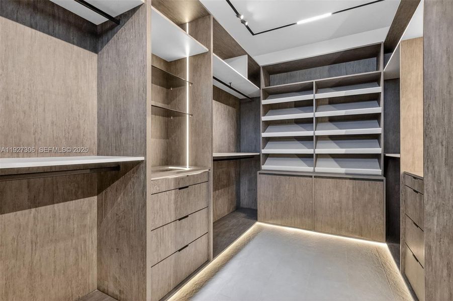 Furnished interior view inside a new home in , Biscayne Park (Image 54).