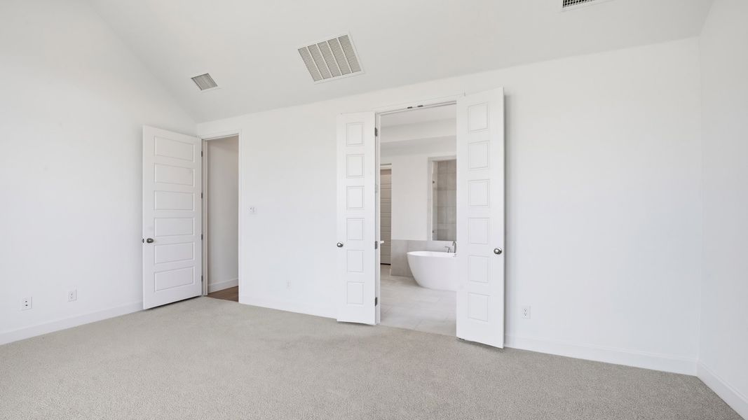 Spacious, unfurnished interior of a new home in Sweetgrass, Haslet (Image 20).