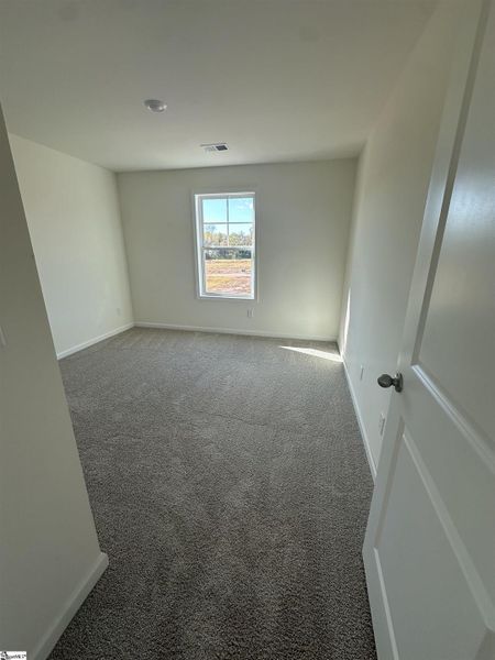 Spacious, unfurnished interior of a new home in Shiloh Trail, Wellford (Image 30).