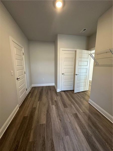 Spacious, unfurnished interior of a new home in Mirror Lake at South Harbour, Villa Rica (Image 26).