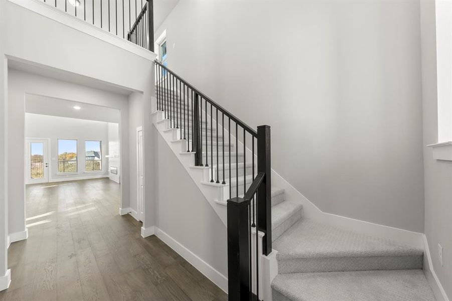 04. 709 Valley Pines - Entry (2) 04. 709 Valley Pines - Entry (2)