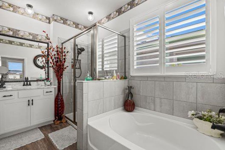 Furnished interior view inside a new home in , Bradenton (Image 19).