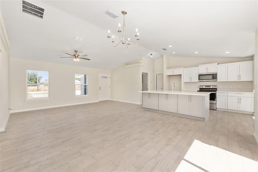 Spacious, unfurnished interior of a new home in , Ocala (Image 17).