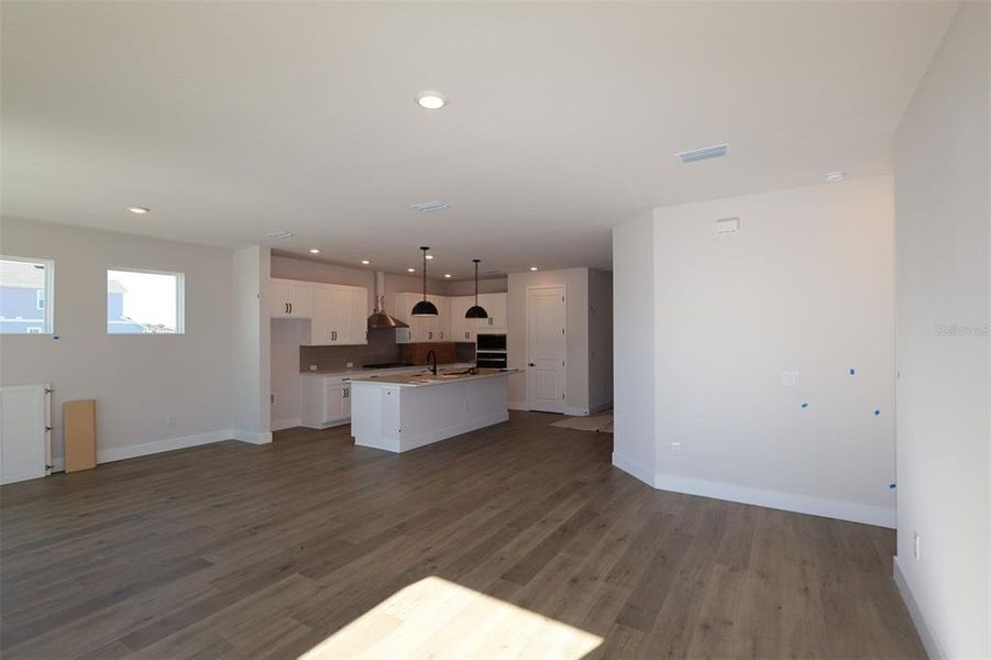 Spacious, unfurnished interior of a new home in Waterset Classic Series, Apollo Beach (Image 9).