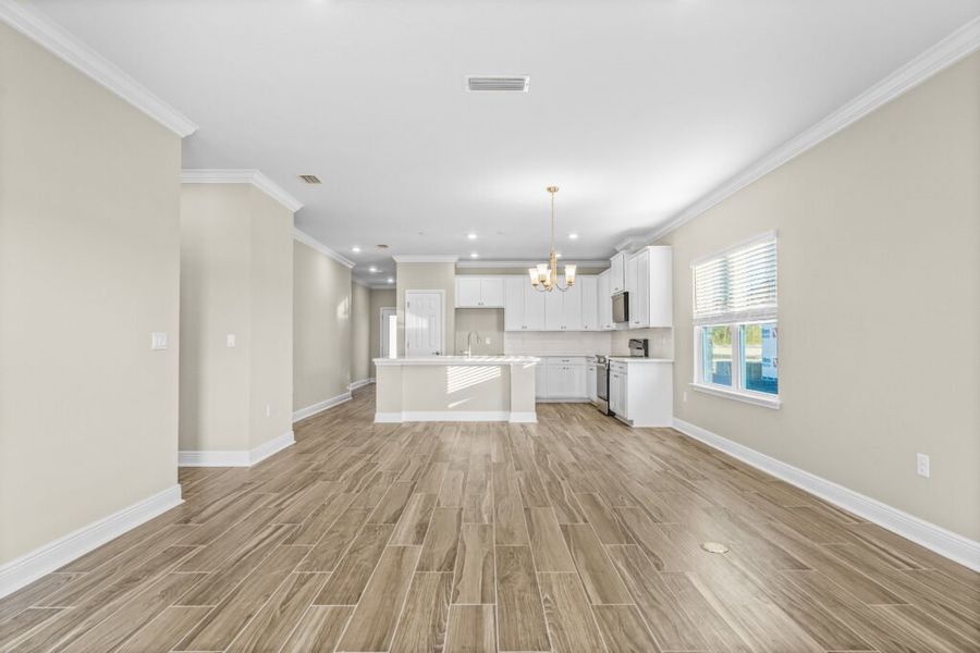 Spacious, unfurnished interior of a new home in Lake Merial, Panama City (Image 32).