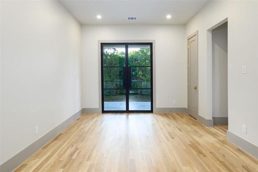 Spacious, unfurnished interior of a new home in , Dallas (Image 22). Spacious, unfurnished interior of a new home in , Dallas (Image 22).