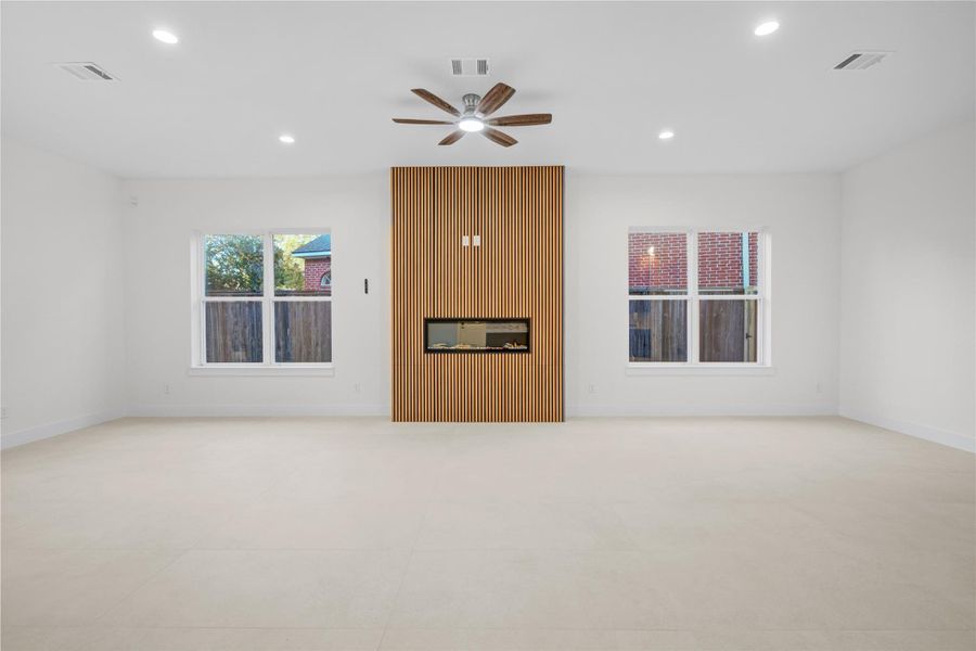 Spacious, unfurnished interior of a new home in , Houston (Image 35).