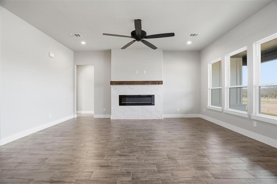 Spacious, unfurnished interior of a new home in Taylor Ranch, Springtown (Image 16).