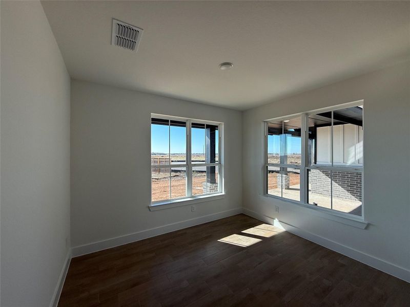 Spacious, unfurnished interior of a new home in Austin Point, Richmond (Image 9).