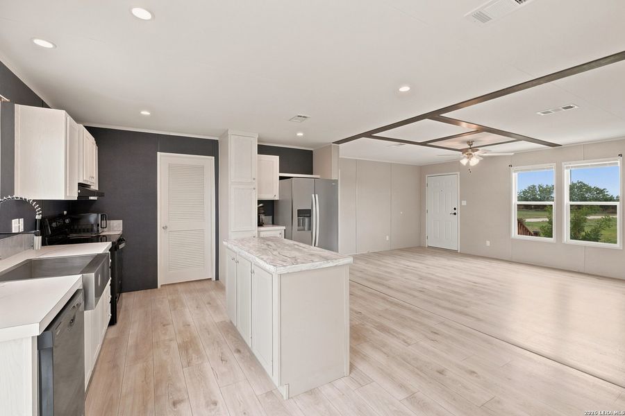 Furnished interior view inside a new home in , Hondo (Image 8).