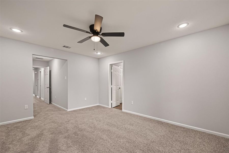Spacious, unfurnished interior of a new home in , Houston (Image 27).