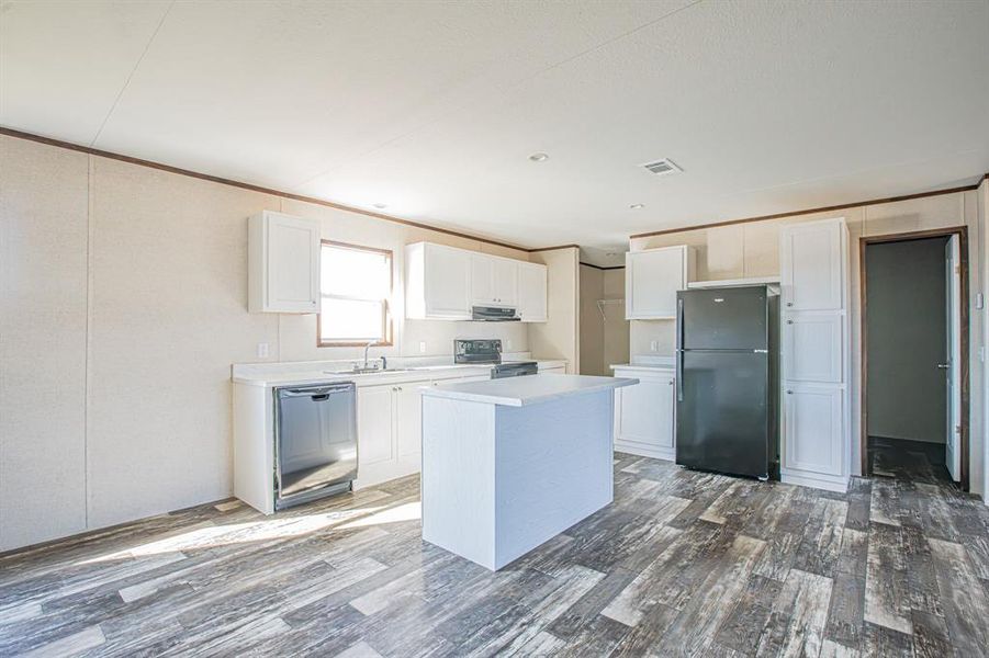 Image 34 of a home in .