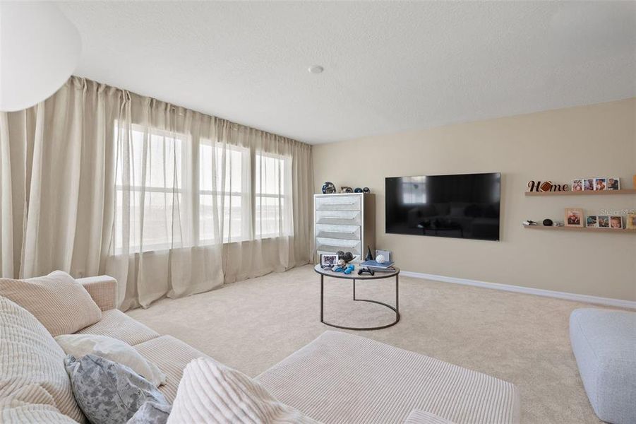 Furnished interior view inside a new home in , Winter Garden (Image 12).