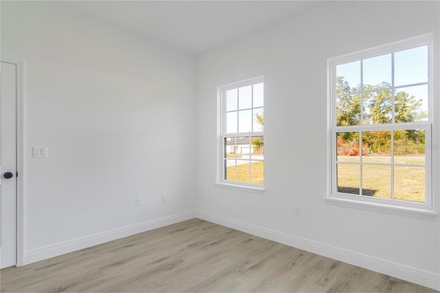 Spacious, unfurnished interior of a new home in , Ocala (Image 15).