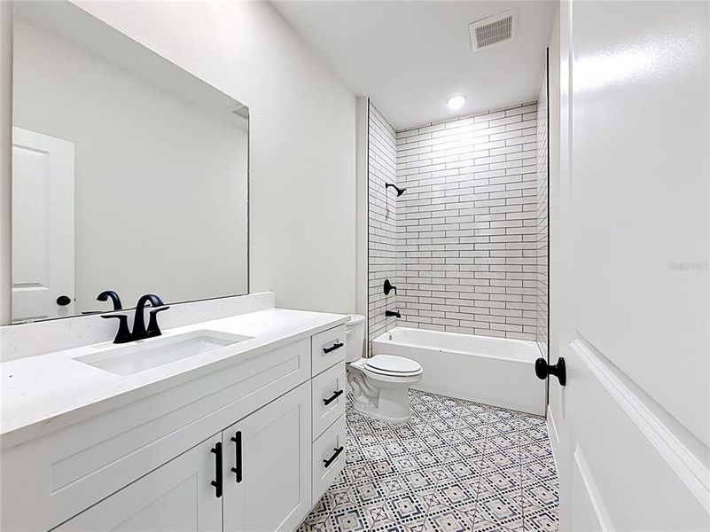 Furnished interior view inside a new home in , Eustis (Image 7).