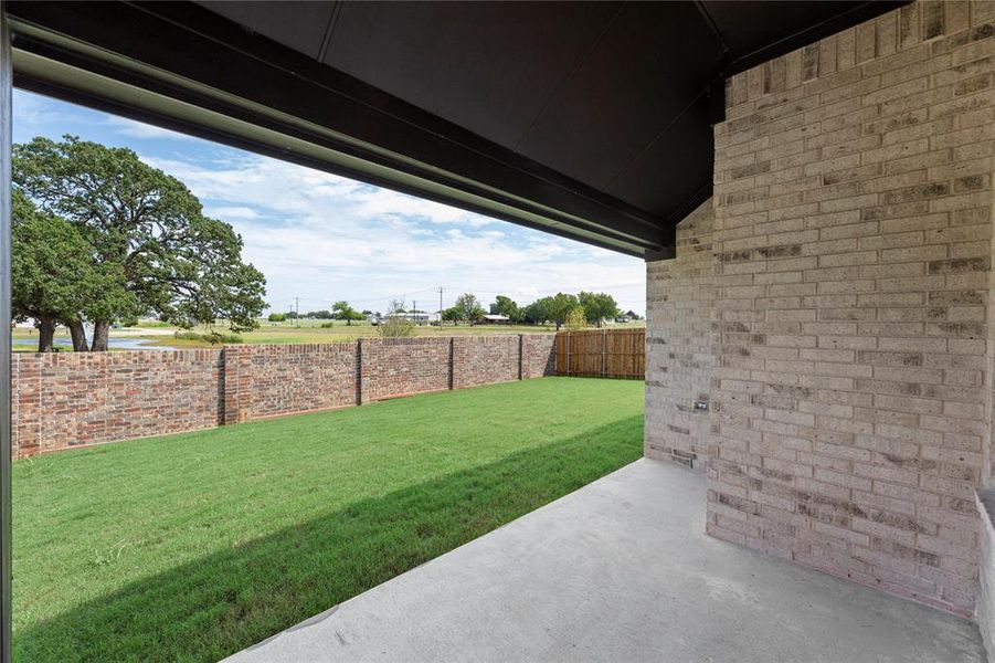 25. 2248 Sesaro - Patio 25. 2248 Sesaro - Patio