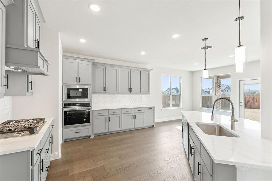 Furnished interior view inside a new home in Sable Creek, Sanger (Image 6).